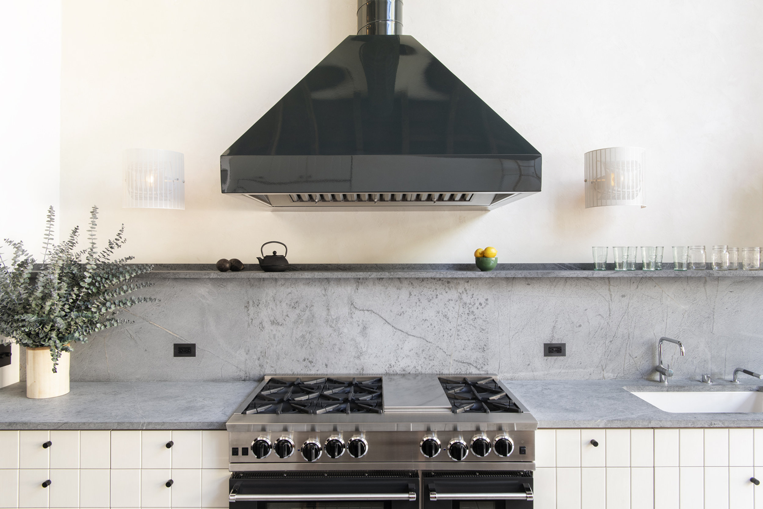 All We Want Are These 8 Kitchens With Gray Countertops