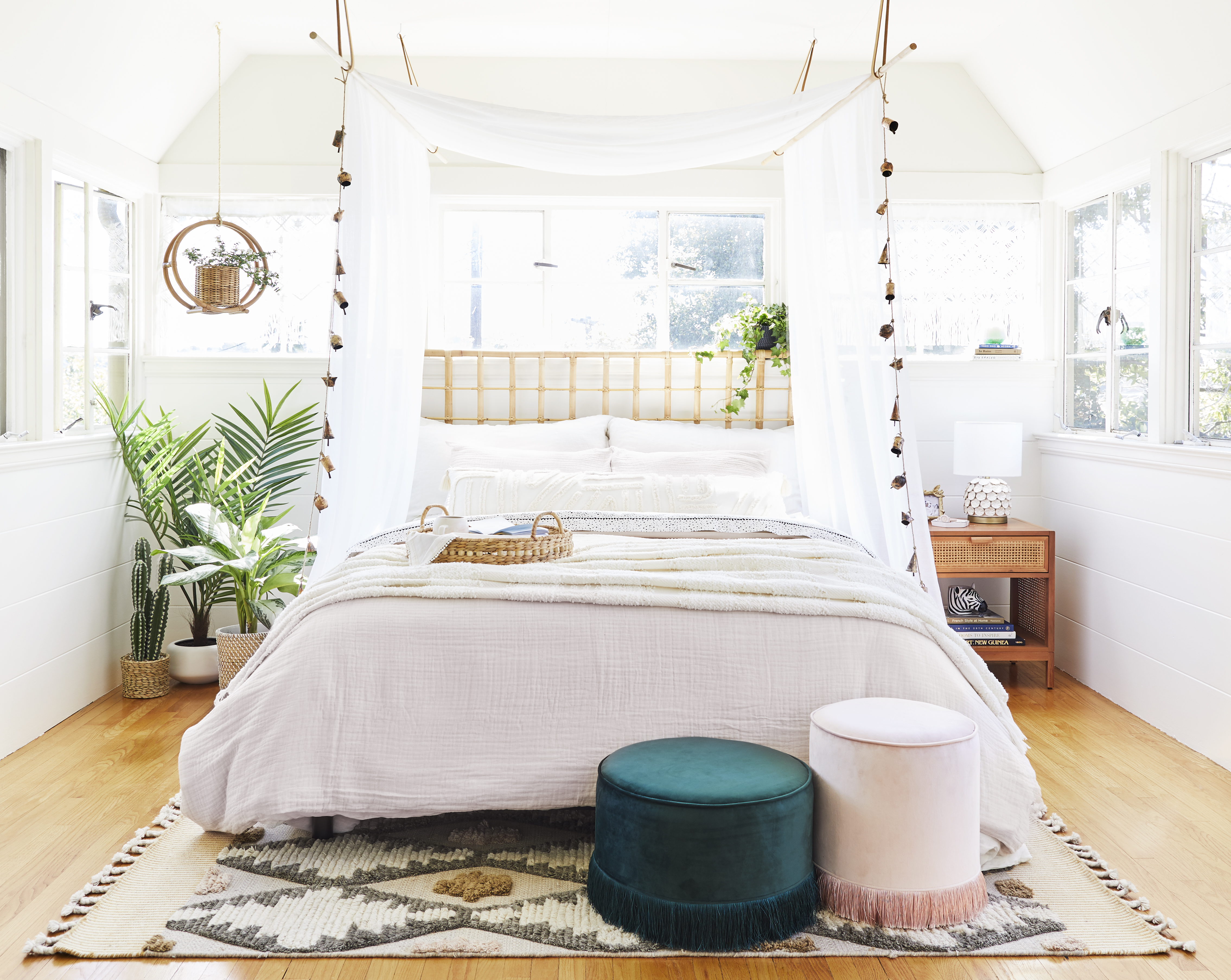 7 Small Bedroom Decorating Ideas That You Haven't Seen a Million Times Before