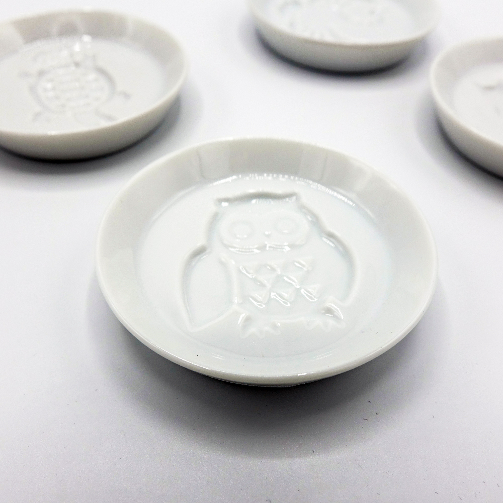 A Minoyaki (Mino ware) soy sauce dish.
A cute little pattern appears when you pour the sauce in.
☆ various patterns available. Fun to choose!
DimensionsAbout DIA. 8.2xH1.8 cm(3.2 dia x 7 inches)
Country of manufacture: JapanMaterial / component: ceramic