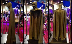 'Batman v Superman' cape and cowl on display at SDCC '14