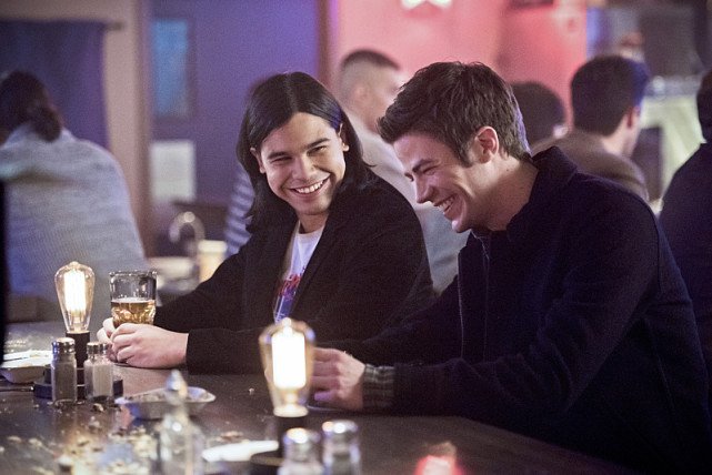 The Flash -- "Rogue Time" -- Image FLA116B_0458b -- Pictured (L-R): Carlos Valdes as Cisco Ramon and Grant Gustin as Barry Allen -- Photo: Dean Buscher/The CW -- é 2015 The CW Network, LLC. All rights reserved.