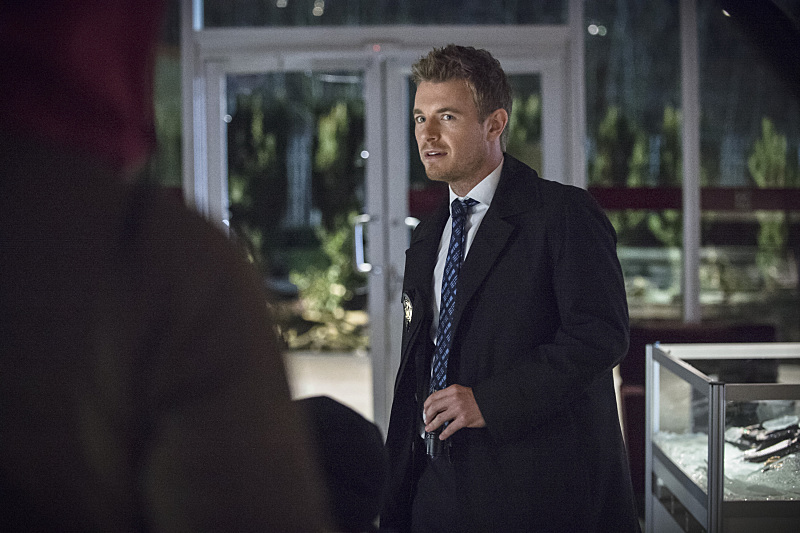 The Flash -- "All Star Team Up" -- Image FLA118B_0253b -- Pictured: Rick Cosnett as Detective Eddie Thawne -- Photo: Cate Cameron/The CW -- é 2015 The CW Network, LLC. All rights reserved.