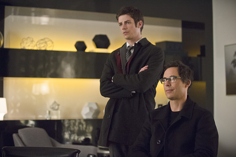 The Flash -- "All Star Team Up" -- Image FLA118B_0334b -- Pictured: Grant Gustin as Barry Allen and Tom Cavanagh as Harrison Wells -- Photo: Cate Cameron/The CW -- é 2015 The CW Network, LLC. All rights reserved.