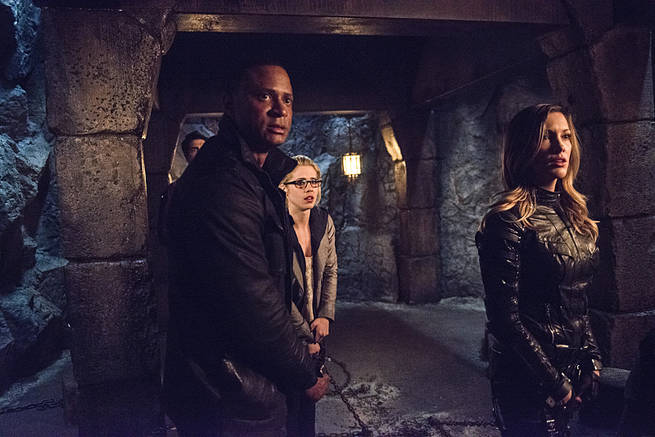 Arrow -- "This is Your Sword" -- Image AR322B_00380b -- Pictured (L-R): David Ramsey as John Diggle, Emily Bett Rickards as Felicity Smoak and Katie Cassidy as Laurel Lance -- Photo: Cate Cameron/The CW -- é 2015 The CW Network, LLC. All Rights Reserved.