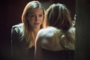 Arrow -- "Beyond Redemption" -- Image AR405B_0163b.jpg -- Pictured (L-R): Katie Cassidy as Laurel Lance and Caity Lotz as Sara Lance -- Photo: Dean Buscher/ The CW -- é 2015 The CW Network, LLC. All Rights Reserved.