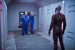The Flash -- "Family of Rogues" -- Image FLA203b_0366b.jpg -- Pictured (L-R): Michael Ironside as Lewis Snart and Wentworth Miller as Leonard Snart and Grant Gustin as The Flash -- Photo: Diyah Pera/The CW -- é 2015 The CW Network, LLC. All rights reserved.
