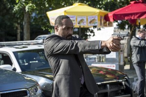 The Flash -- "The Man Who Saved Central City" -- Image FLA201a_0467b -- Pictured: Jesse L. Martin as Detective Joe West -- Photo: Cate Cameron /The CW -- é 2015 The CW Network, LLC. All rights reserved