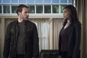 Arrow -- "Legends of Yesterday" -- Image AR408A_0278b.jpg -- Pictured (L-R): Falk Hentschel as Carter Hall and Ciara Renee as Kendra Saunders -- Photo: Katie Yu/ The CW -- é 2015 The CW Network, LLC. All Rights Reserved.