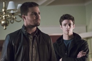 Arrow -- "Legends of Yesterday" -- Image AR408A_0229b.jpg -- Pictured (L-R): Stephen Amell as Oliver Queen and Grant Gust as Barry Allen -- Photo: Katie Yu/ The CW -- é 2015 The CW Network, LLC. All Rights Reserved.