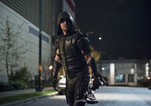 The Flash -- "Legends of Today" -- Image FLA208B_0310b.jpg -- Pictured: Stephen Amell as The Arrow -- Photo: Cate Cameron/The CW -- é 2015 The CW Network, LLC. All rights reserved.