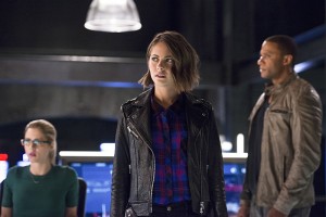 The Flash -- "Legends of Today" -- Image FLA208A_0306b.jpg -- Pictured (L-R): Emily Bett Rickards as Felicity Smoak, Willa Holland as Thea Queen and David Ramsey as John Diggle -- Photo: Diyah Pera/The CW -- é 2015 The CW Network, LLC. All rights reserved.