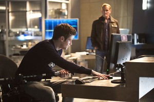 The Flash -- "Gorilla Warfare" -- Image FLA207B_0052b.jpg -- Pictured (L-R): Grant Gustin as Barry Allen and John Wesley Shipp as Henry Allen -- Photo: Cate Cameron/The CW -- é 2015 The CW Network, LLC. All rights reserved.