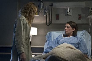 Arrow -- "Haunted" -- Image AR404A_0177b.jpg -- Pictured (L-R): Caity Lotz as Sara Lance and Willa Holland as Thea Queen-- Photo: Katie Yu/ The CW -- é 2015 The CW Network, LLC. All Rights Reserved.