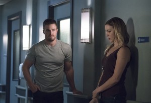 Arrow -- "Haunted" -- Image AR404A_0114b.jpg -- Pictured (L-R): Stephen Amell as Oliver Queen and Katie Cassidy as Laurel Lance -- Photo: Katie Yu/ The CW -- é 2015 The CW Network, LLC. All Rights Reserved.