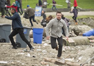 Arrow -- "Dark Waters" -- Image AR409A_0175b.jpg -- Pictured: Stephen Amell as Oliver Queen -- Photo: Diyah Pera/ The CW -- é 2015 The CW Network, LLC. All Rights Reserved.