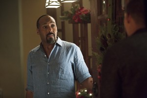 The Flash -- "Running to Stand Still" -- Image: FLA209b_0173b.jpg -- Pictured: Jesse L. Martin as Detective Joe West -- Photo: Katie Yu/The CW -- é 2015 The CW Network, LLC. All rights reserved.
