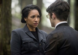 The Flash -- "Escape From Earth-2" -- Image FLA214b_0203b -- Pictured (L-R): Candice Patton as Earth 2 Iris West and Grant Gustin as Earth 2 Barry Allen -- Photo: Bettina Strauss/The CW -- é 2016 The CW Network, LLC. All rights reserved.