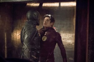 The Flash -- "Escape From Earth-2" -- Image FLA214a_0277b -- Pictured (L-R): Zoom and Grant Gustin as The Flash -- Photo: Diyah Pera/The CW -- é 2016 The CW Network, LLC. All rights reserved.