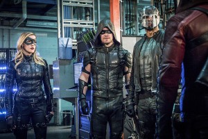 Arrow -- "Unchained" -- Image AR412A_0156b.jpg -- Pictured (L-R): Katie Cassidy as Black Canary, Stephen Amell as Green Arrow and David Ramsey as John Diggle -- Photo: Liane Hentscher/ The CW -- é 2016 The CW Network, LLC. All Rights Reserved.