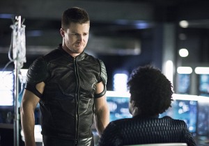 Arrow -- "Beacon of Hope" -- Image AR417a_0279b.jpg -- Pictured (L-R): Stephen Amell as Oliver Queen and Echo Kellum as Curtis Holt -- Photo: Dean Buscher/The CW -- é 2016 The CW Network, LLC. All Rights Reserved.