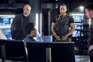 Arrow -- "Beacon of Hope" -- Image AR417a_0034b.jpg -- Pictured (L-R): Paul Blackthorne as Detective Quentin Lance, Echo Kellum as Curtis Holt, David Ramsey as John Diggle and Stephen Amell as Oliver Queen -- Photo: Dean Buscher/The CW -- é 2016 The CW Network, LLC. All Rights Reserved.