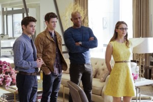 pictured: Jeremy Jordon, Grant Gustin, Mehcad Brooks, Melissa Benoist (center) Photo: Michael Yarish/Warner Bros. Entertainment Inc. é 2016 WBEI. All rights reserved.