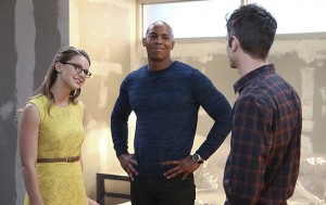 pictured: Mehcad Brooks (center) Photo: Michael Yarish/Warner Bros. Entertainment Inc. é 2016 WBEI. All rights reserved.