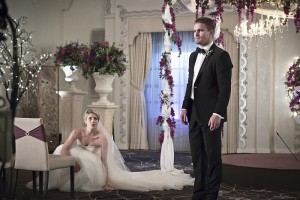 Arrow -- "Broken Hearts" -- Image AR416a_0090b.jpg -- Pictured (L-R): Emily Bett Rickards as Felicity Smoak and Stephen Amell as Oliver Queen -- Photo: Katie Yu/The CW -- é 2016 The CW Network, LLC. All Rights Reserved.