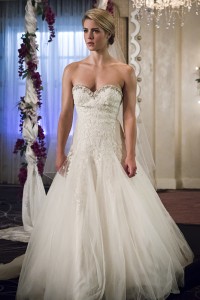 Arrow -- "Broken Hearts" -- Image AR416a_0040b.jpg -- Pictured: Emily Bett Rickards as Felicity Smoak -- Photo: Katie Yu /The CW -- é 2016 The CW Network, LLC. All Rights Reserved.
