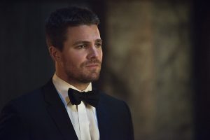 Arrow -- "Genesis" -- Image AR420b_0133b.jpg -- Pictured: Stephen Amell as Oliver Queen -- Photo: Diyah Pera/The CW -- é 2016 The CW Network, LLC. All Rights Reserved.