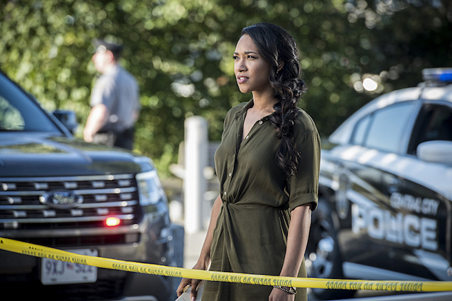 The Flash -- "Paradox" -- Image: FLA302a_0144b.jpg -- Pictured: Candice Patton as Iris West -- Photo: Dean Buscher/The CW -- é 2016 The CW Network, LLC. All rights reserved.