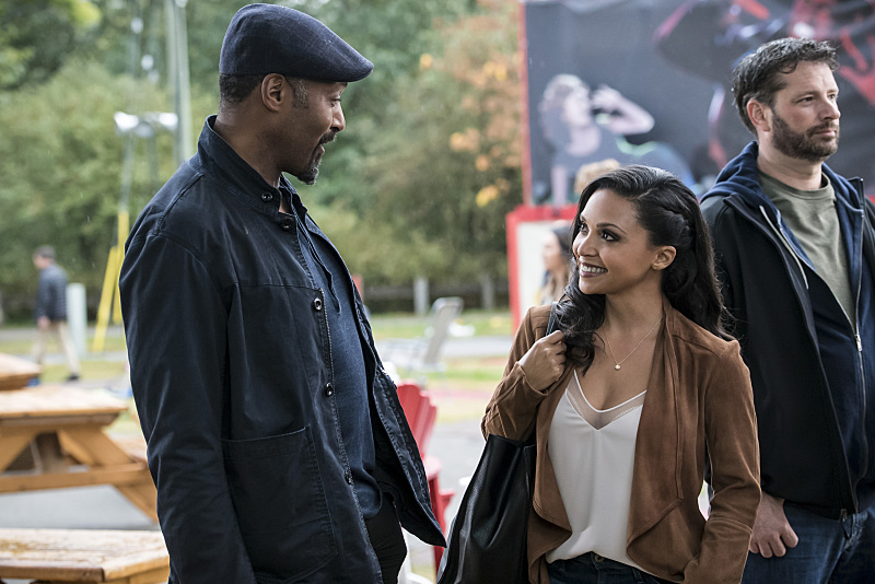 The Flash -- "Shade" -- Image FLA306a_0002b.jpg -- Pictured (L-R): Jesse L. Martin as Detective Joe West and Danielle Nicolet as D.A. Cecile Horton -- Photo: Katie Yu/The CW -- é 2016 The CW Network, LLC. All rights reserved.