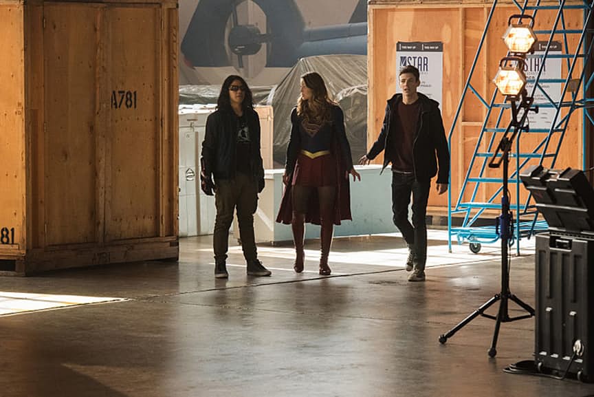 The Flash -- "Invasion!" -- Image FLA308b_0162.jpg -- Pictured (L-R) Carlos Valdes as Cisco Ramon, Melissa Benoist as Kara/Supergirl and Grant Gustin as Barry Allen -- Photo: Dean Buscher/The CW -- é 2016 The CW Network, LLC. All rights reserved