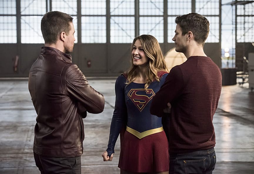 The Flash -- "Invasion!" -- Image FLA308b_0493b.jpg -- Pictured (L-R): Stephen Amell as Oliver Queen, Melissa Benoist as Kara/Supergirl and Grant Gustin as Barry Allen -- Photo: Dean Buscher/The CW -- é 2016 The CW Network, LLC. All rights reserved.