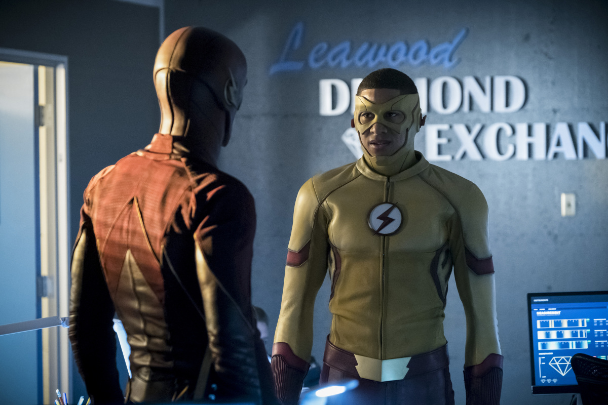 The Flash -- "Borrowing Problems from the Future" -- Image FLA310a_0038b.jpg -- Pictured (L-R): Grant Gustin as The Flash and Keiynan Lonsdale as Kid Flash -- Photo: Katie Yu/The CW -- é 2016 The CW Network, LLC. All rights reserved.