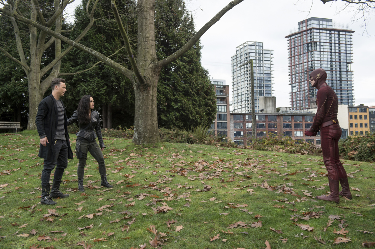 The Flash -- "Dead or Alive" -- Image FLA311a_0194b.jpg -- Pictured (L-R): Tom Cavanagh as Harrison Wells, Jessica Camacho as Gypsy and Grant Gustin as The Flash -- Photo: Diyah Pera/The CW -- é 2017 The CW Network, LLC. All rights reserved.