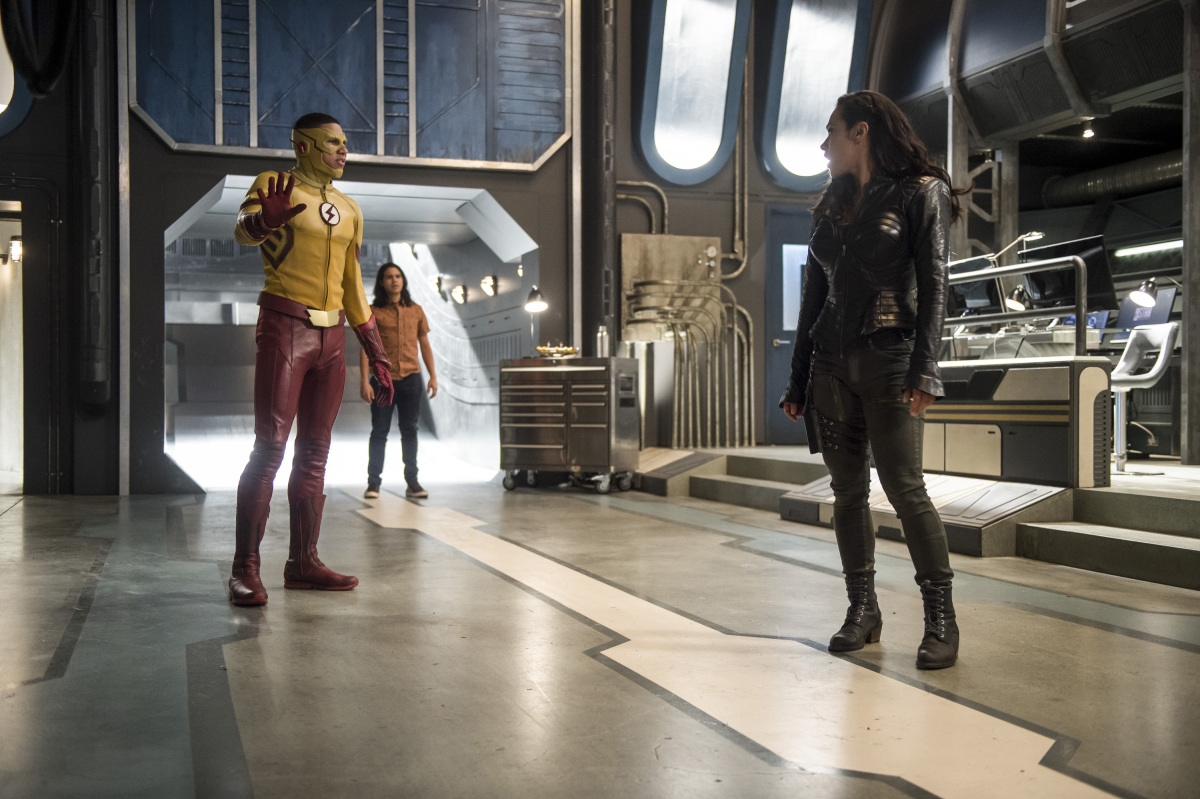 The Flash -- "Dead or Alive" -- Image FLA311b_0052b.jpg -- Pictured (L-R): Keiynan Lonsdale as Kid Flash, Carlos Valdes as Cisco Ramon and Jessica Camacho as Gypsy -- Photo: Diyah Pera/The CW -- é 2017 The CW Network, LLC. All rights reserved.