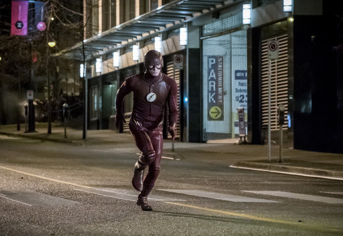 The Flash -- "Attack on Central City" -- FLA314a_0187b.jpg -- Pictured: Grant Gustin as The Flash -- Photo: Katie Yu/The CW -- é 2017 The CW Network, LLC. All rights reserved.
