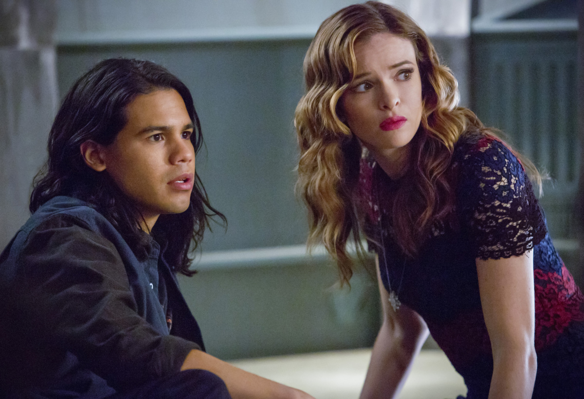 The Flash -- "Attack on Central City" -- FLA314b_0118b.jpg -- Pictured (L-R): Carlos Valdes as Cisco Ramon and Danielle Panabaker as Caitlin Snow -- Photo: Bettina Strauss/The CW -- é 2017 The CW Network, LLC. All rights reserved.