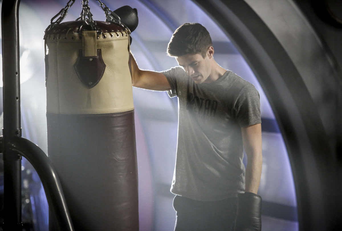 The Flash -- "Attack on Central City" -- FLA314c_0271b.jpg -- Pictured: Grant Gustin as Barry Allen -- Photo: Bettina Strauss/The CW -- é 2017 The CW Network, LLC. All rights reserved.