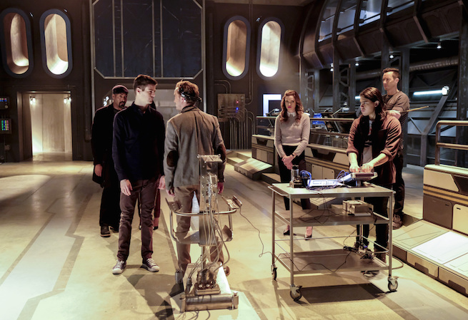The Flash -- "The Wrath of Savitar" -- FLA315a_0008b.jpg -- Pictured (L-R): Jesse L. Martin as Detective Joe West, Grant Gustin as Barry Allen, Tom Felton as Julian Albert, Danielle Panabaker as Caitlin Snow, Carlos Valdes as Cisco Ramon and Tom Cavanagh as Harrison Wells -- Photo: Bettina Strauss/The CW -- é 2017 The CW Network, LLC. All rights reserved.