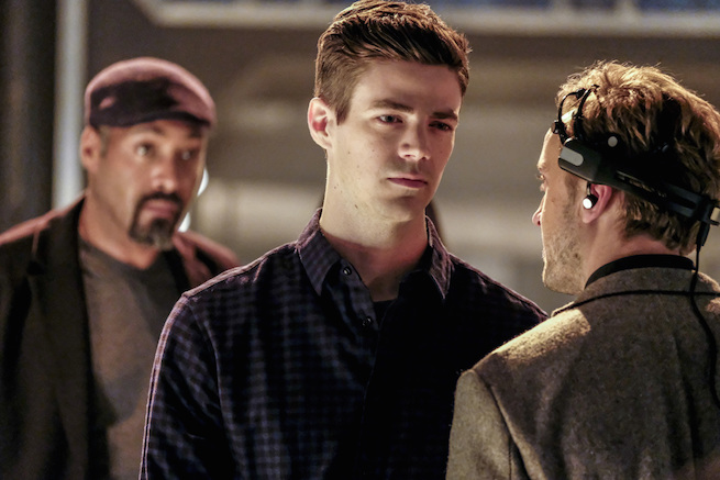 The Flash -- "The Wrath of Savitar" -- FLA315a_0051b.jpg -- Pictured (L-R): Jesse L. Martin as Detective Joe West, Grant Gustin as Barry Allen and Tom Felton as Julian Albert -- Photo: Bettina Strauss/ The CW -- é 2017 The CW Network, LLC. All rights reserved.