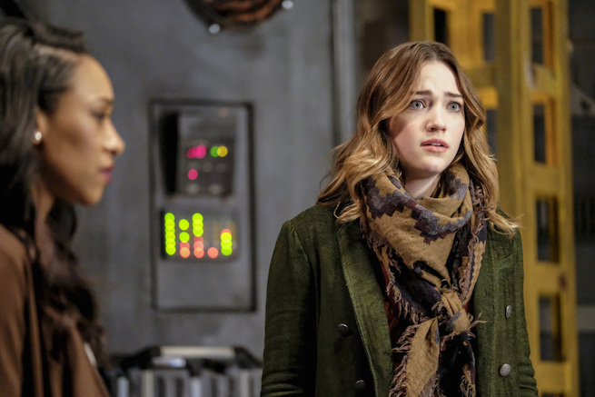 The Flash -- "The Wrath of Savitar" -- FLA315a_0192b.jpg -- Pictured (L-R): Candice Patton as Iris West and Violett Beane as Jesse Quick -- Photo: Bettina Strauss/ The CW -- é 2017 The CW Network, LLC. All rights reserved.