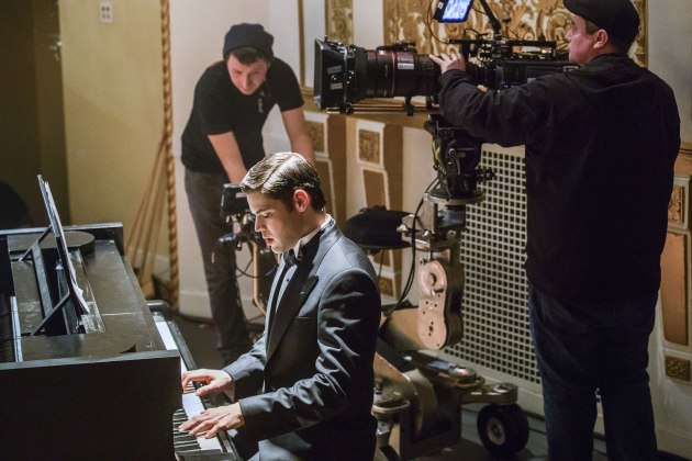 The Flash -- "Duet" -- FLA317b_BTS_1414b.jpg -- Pictured: Jeremy Jordan as Winn Schott -- Photo: Jack Rowand/The CW -- é 2017 The CW Network, LLC. All rights reserved.