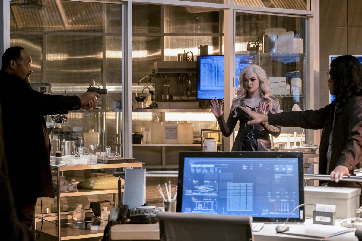 The Flash -- "Cause and Effect" -- FLA321a_0064b.jpg -- Pictured (L-R): Jesse L. Martin as Detective Joe West, Danielle Panabaker as Killer Frost and Carlos Valdes as Cisco Ramon -- Photo: Jeff Weddell /The CW -- é 2017 The CW Network, LLC. All rights reserved.