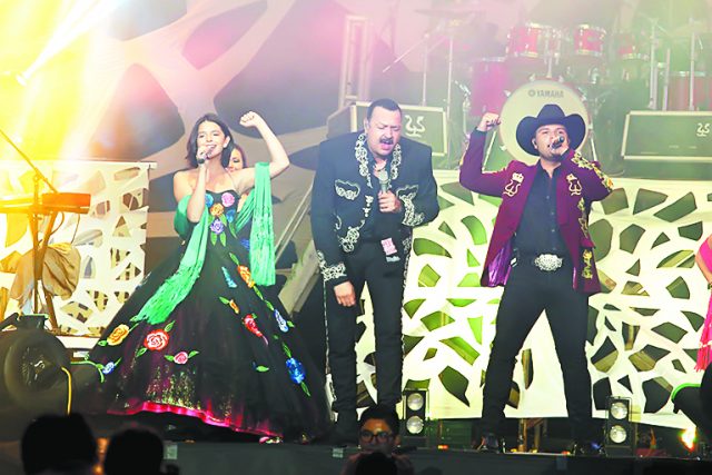 Angela Aguilar, Pepe Aguilar, Leonardo Aguilar