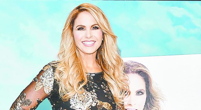 Lucero Hogaza León