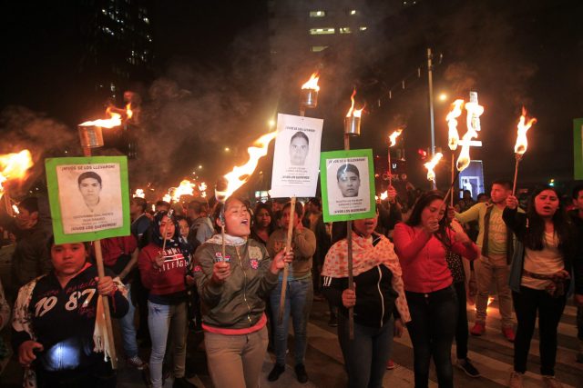 Ayotzinapa_Antorchas-4