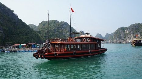 Wooden-junk-cat-ba Cruise in Cat Ba