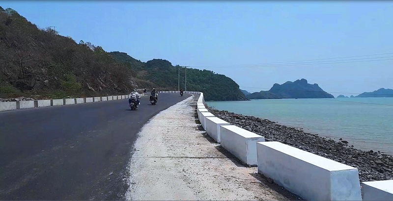 Cat-ba-coastal-road1